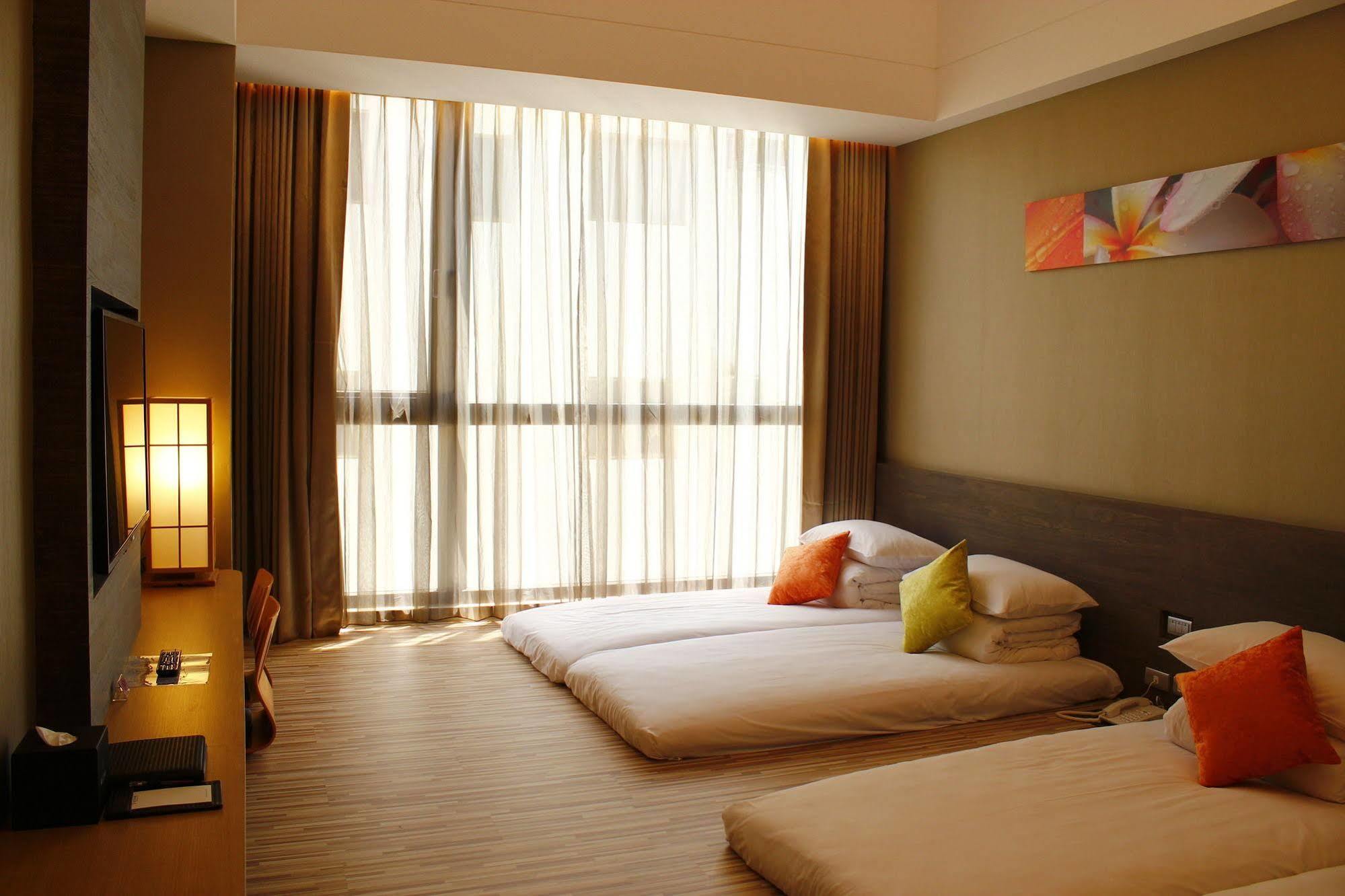 Hoya Hotel Taitung Bagian luar foto