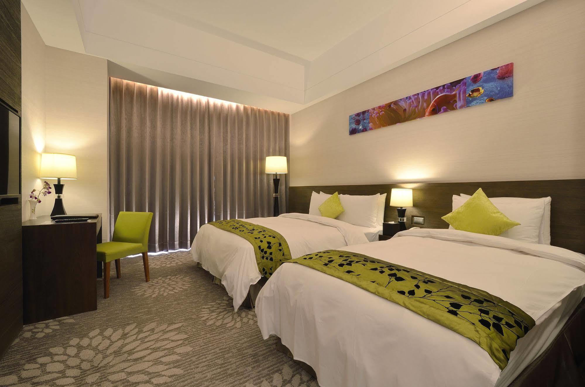 Hoya Hotel Taitung Bagian luar foto