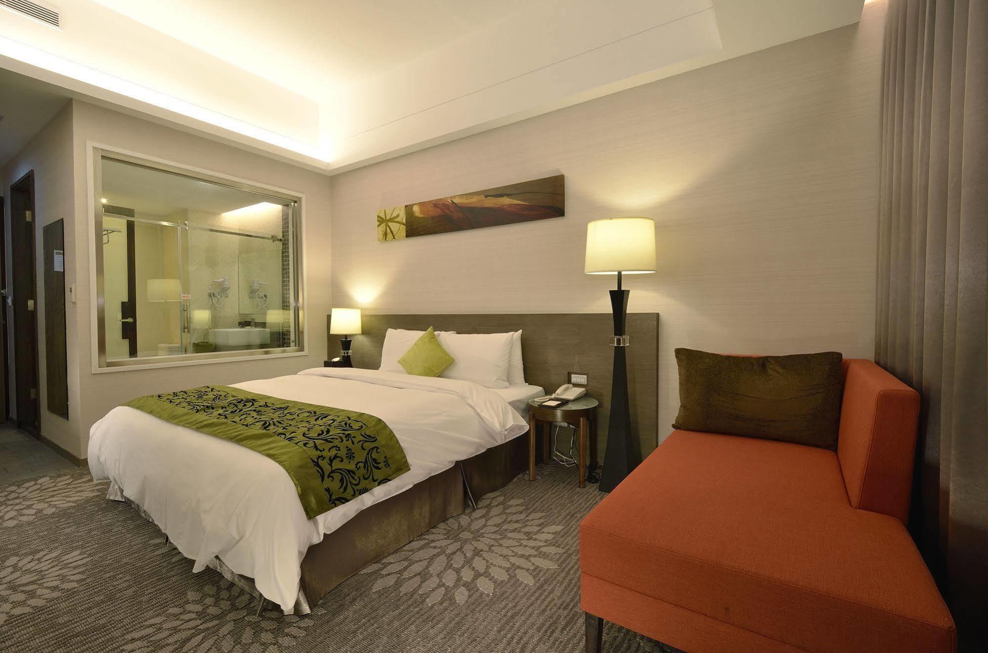 Hoya Hotel Taitung Bagian luar foto