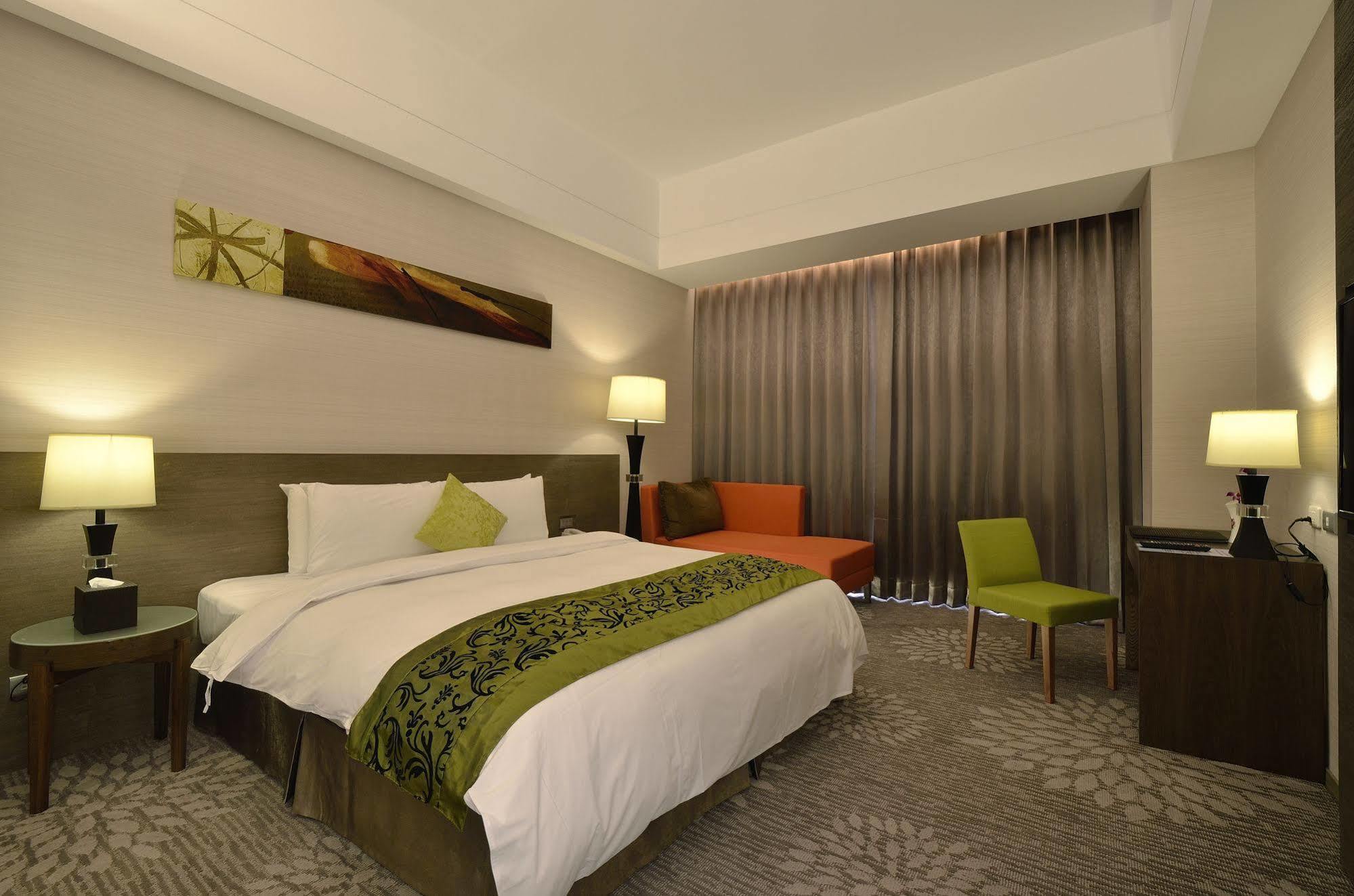 Hoya Hotel Taitung Bagian luar foto